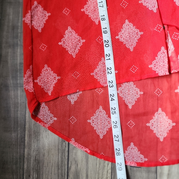 Xhilaration red/white flowy sheer tank - Picture 6 of 6